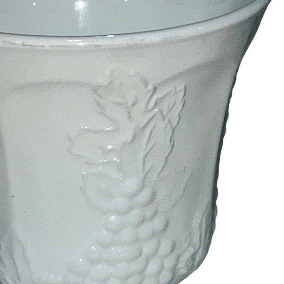 Vtg Indiana Glass Co Set of 2 Milk Glass Colony Grape Harvest Water/Wine Goblets - Picture 2 of 8